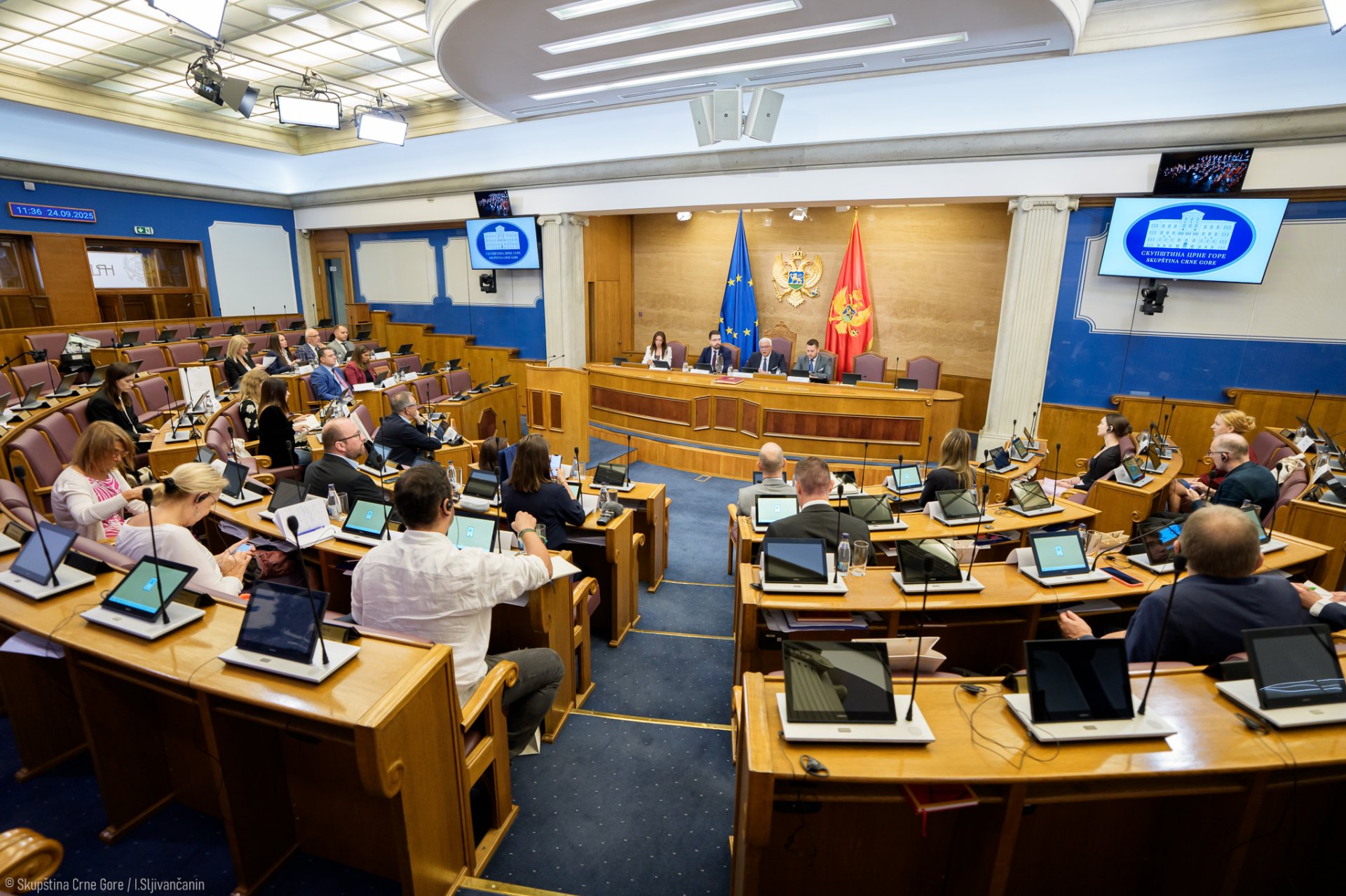 Mandić sa delegacijom novinara iz EU: Plan da do kraja godine Crna Gora zatvori još pet poglavlja