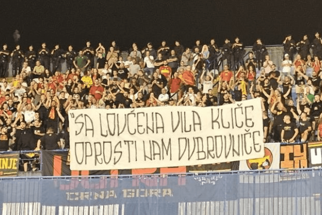 Naši navijači na Maksimiru istakli transparent “Sa Lovćena vila kliče, oprosti nam Dubrovniče”
