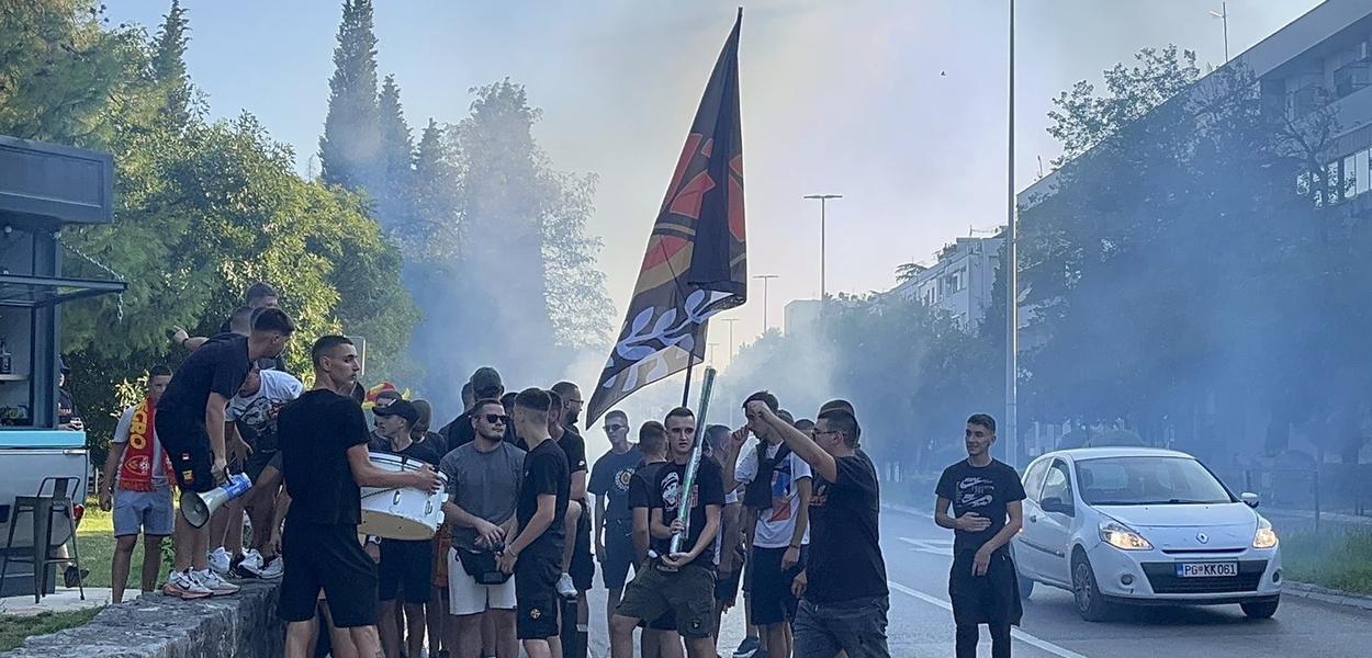 Podgorica pred utakmicu sa Češkom: Gradom se ori “Crna Goro, volim te”(VIDEO)