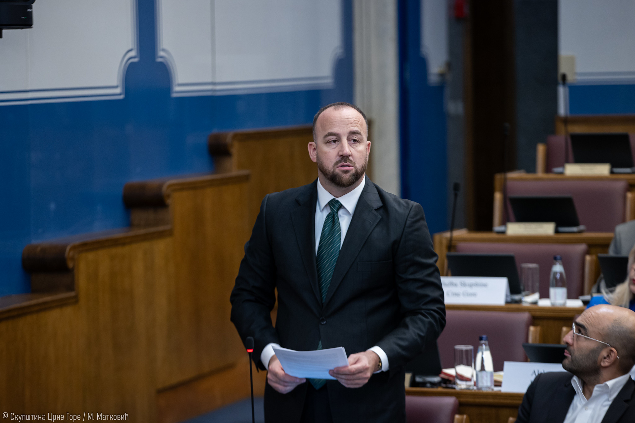 Nikolić: Pravo i pravdu u Crnoj Gori definišu crkvena lica SPC, oni ograničavaju postupanje policije i tužilaštva