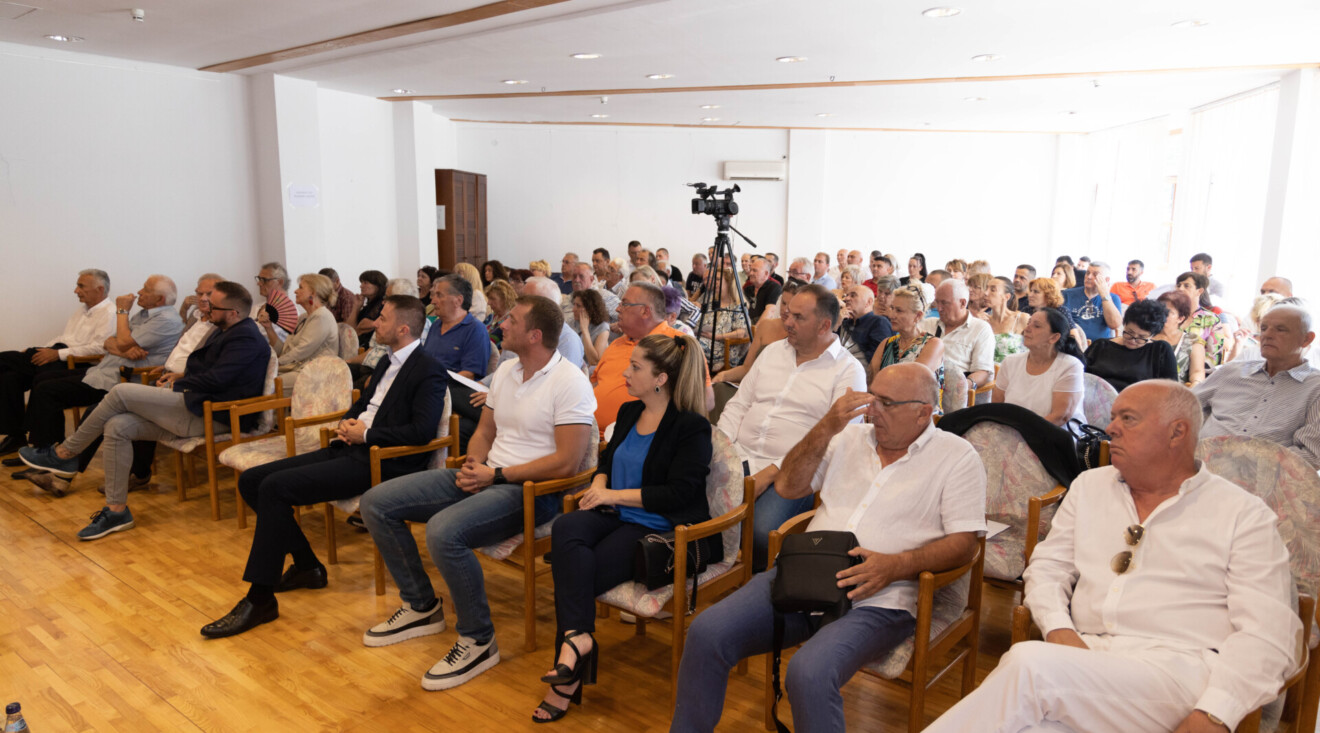 DPS: Herceg Novi, kosmopolitski, crnogorski grad