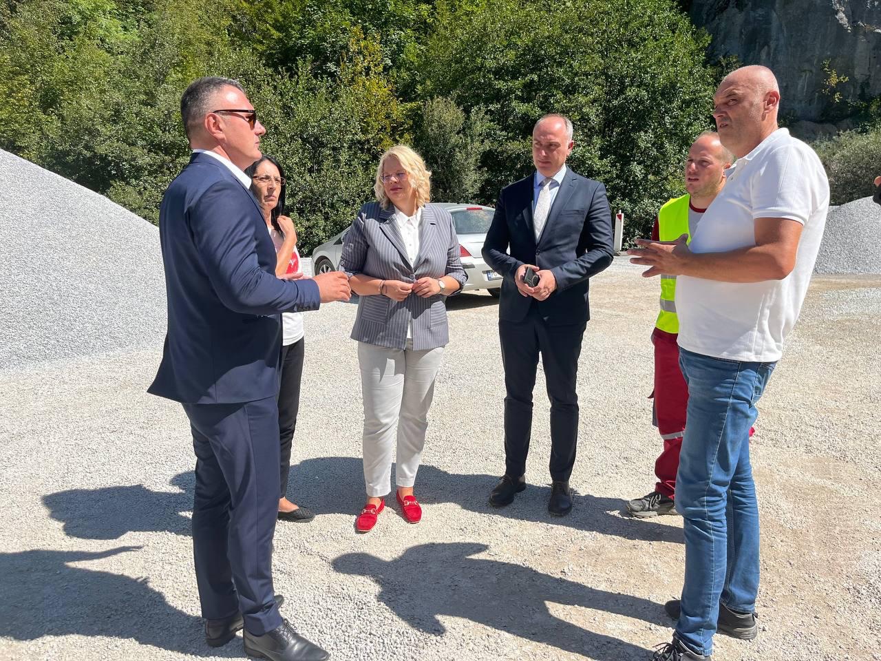 Vukićević posjetila Petnjicu: Ministarstvo saobraćaja posvećeno ulaganju u razvoj putne infrastrukture u sjevernim opštinama