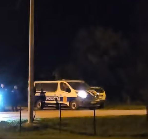 Uprava policije ćuti o policijskim vozilima kod Đurđevih Stupova, SPC ih optužuje za progon