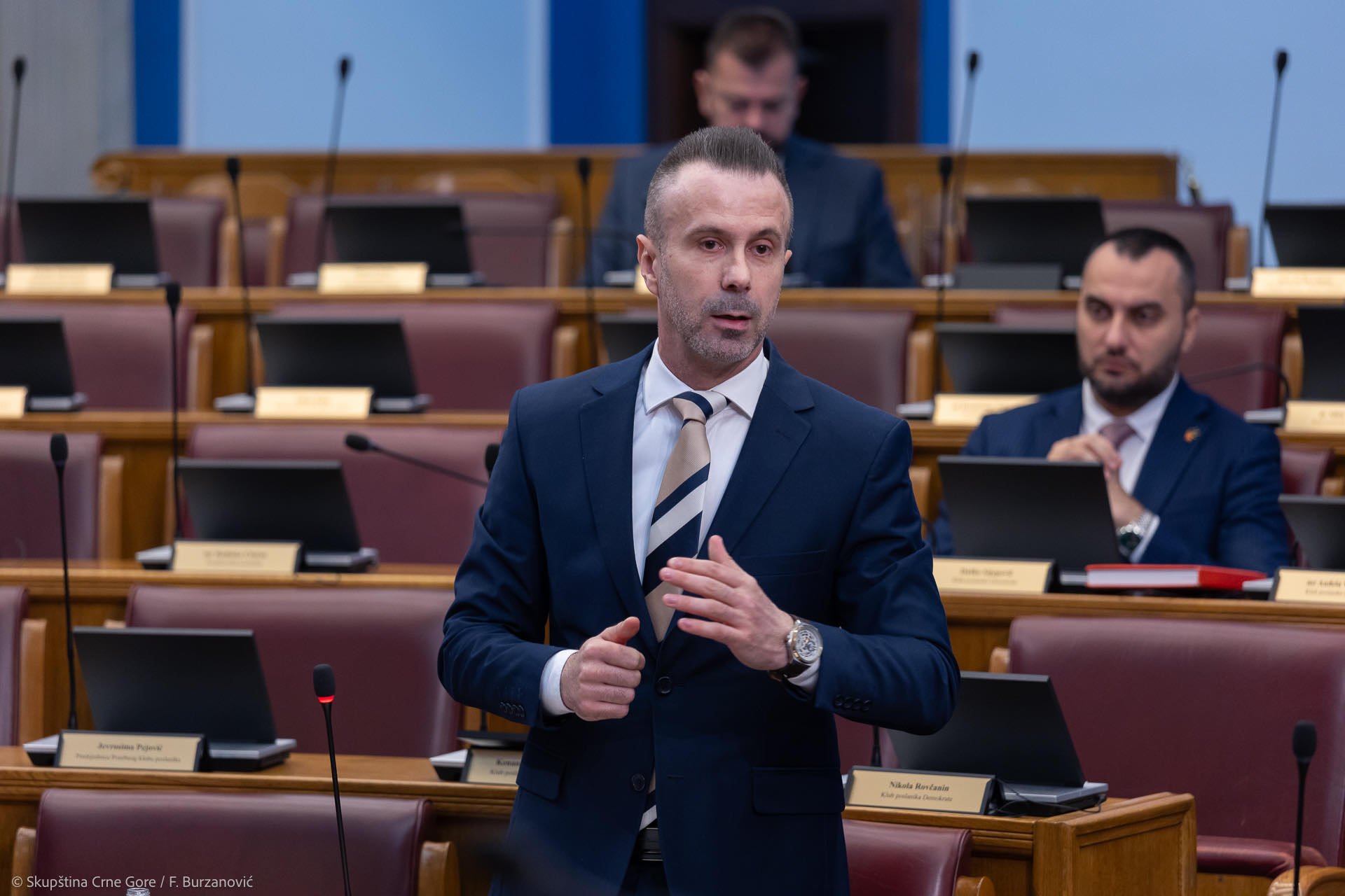 Bogdanović: Mnogi ministri na rukovodećim pozicijama ostavili kadrove Mila Đukanovića, ali je ovo trenutak kada se jasno bira