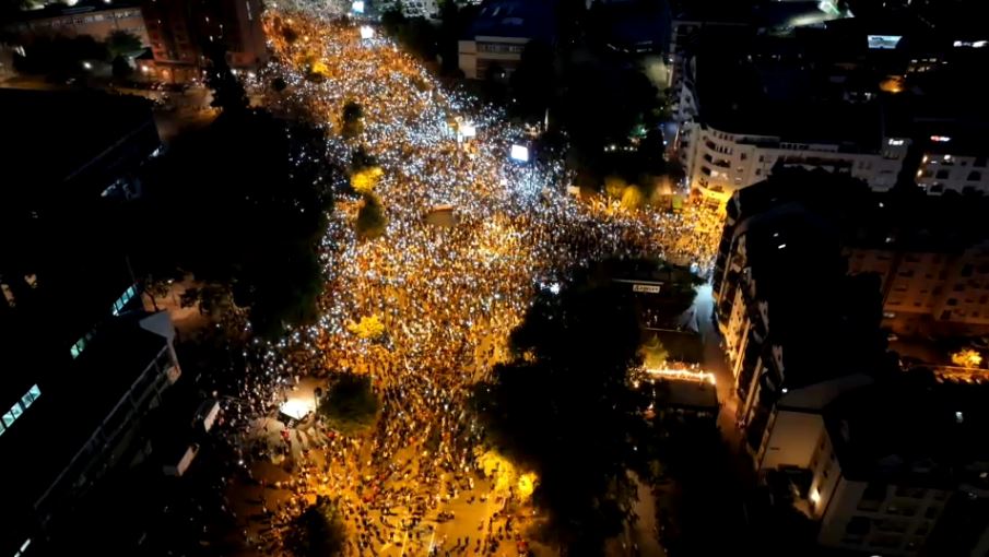 Protest “Srbijo, da li se čujemo”: Hiljade ljudi u Novom Sadu, okupljanja širom zemlje