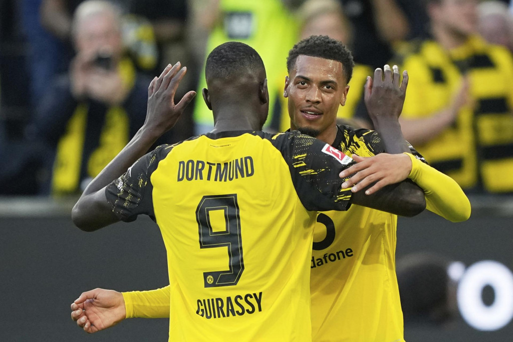 Dortmund siguran, Frajburg za deset minuta srušio Štutgart