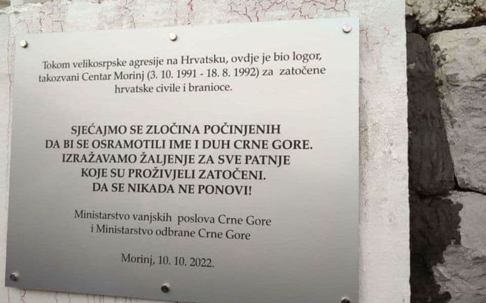 Ultimatum Miholjskog zbora i Matice Boke: U narednih 15 dana ukloniti ploču u Morinju, u suprotnom…