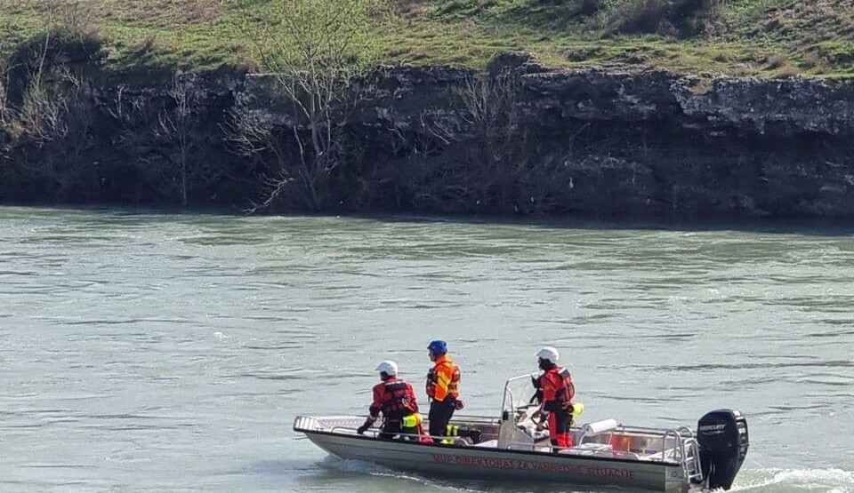 Ženska osoba skočila sa Vukovačkog mosta, preživjela pad