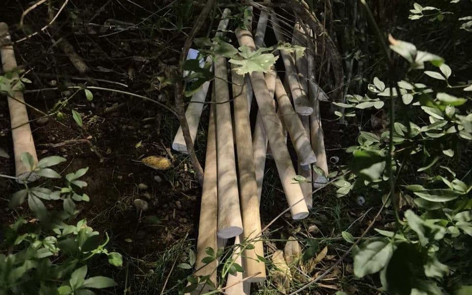 (FOTO/VIDEO) Policija poronašla bejzbol palice u šteku na Zabjelu, više osoba privedeno