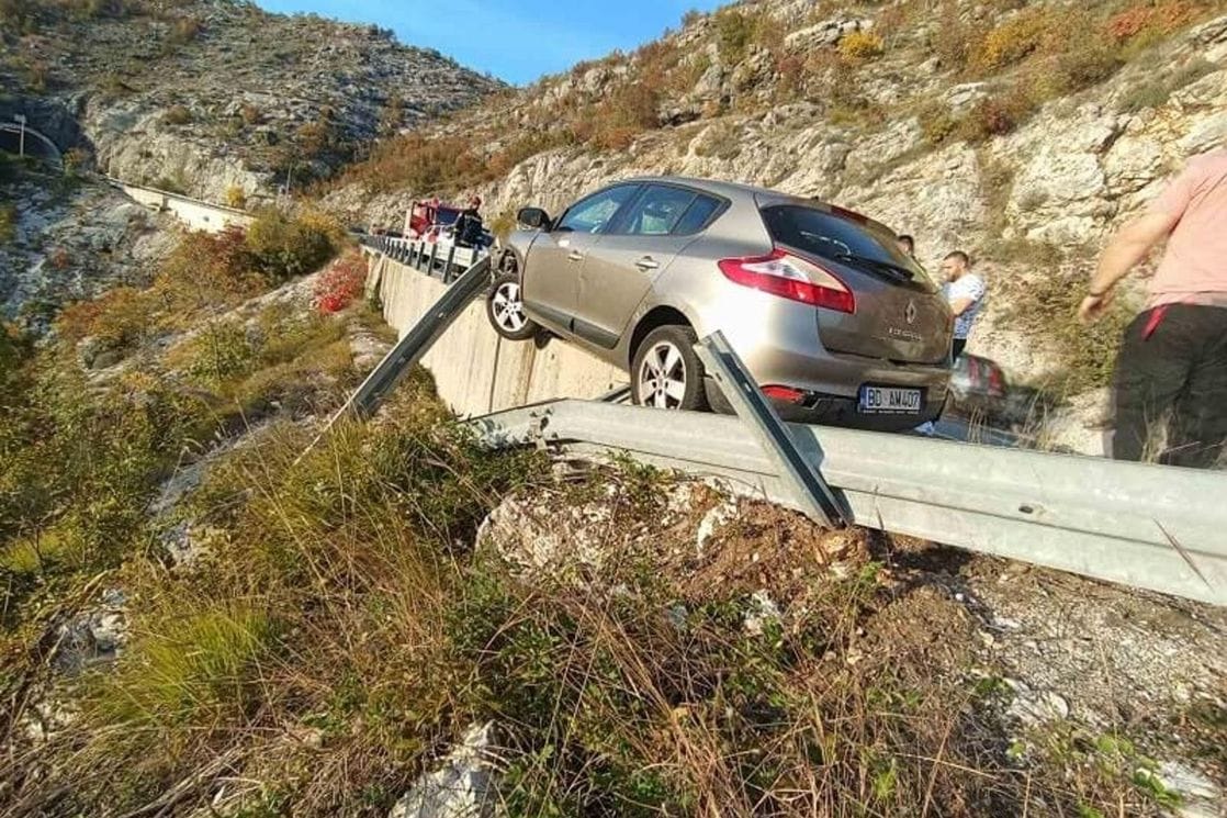 Nezgoda na putu Podgorica – Cetinje: Povrijeđena jedna osoba