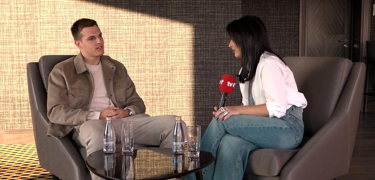 Kostić sa novinarkom Mulić, Foto: TV E