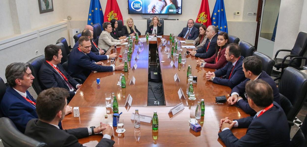Svim bebama rođenim od 31. oktobra do 6. novembra štednja od 2.000 eura