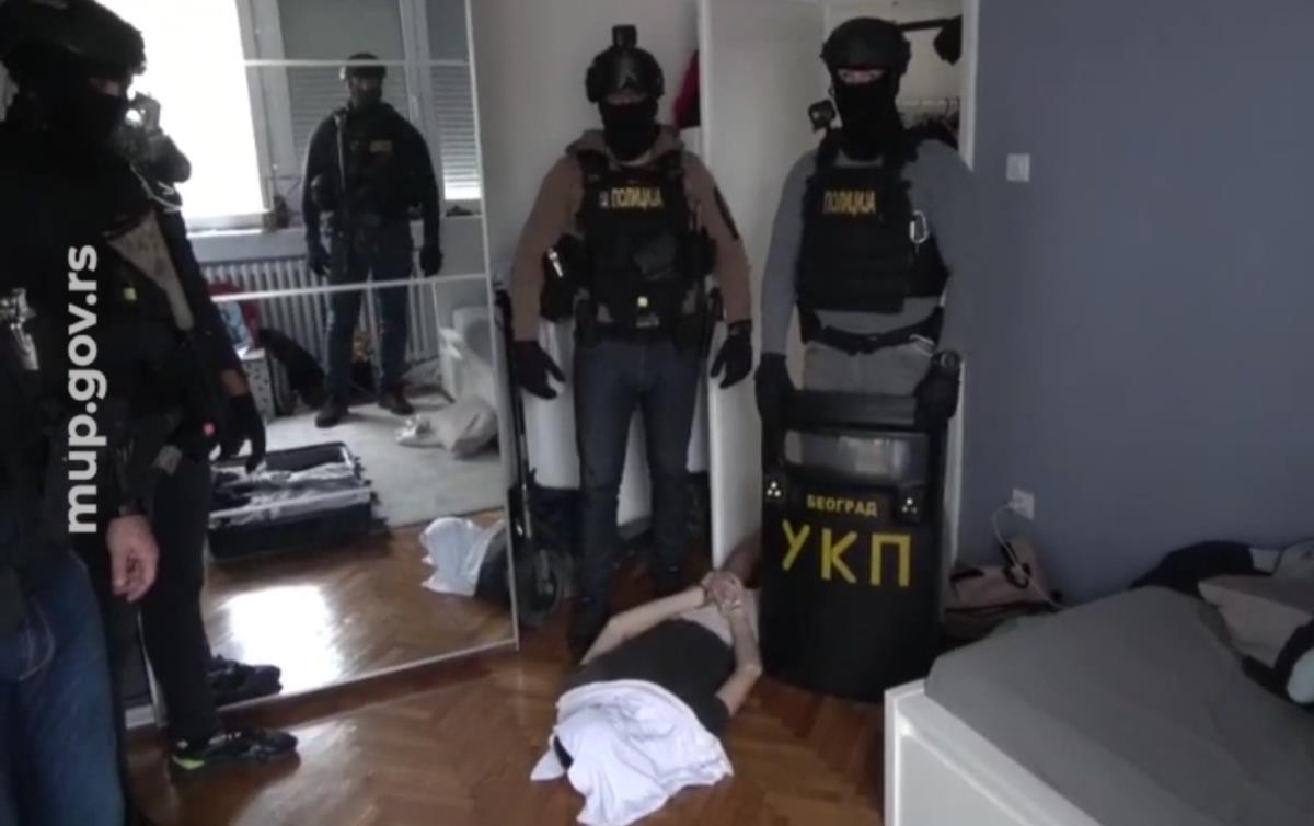 (FOTO/VIDEO) POGLEDAJTE HAPŠENJE OSUMNJIČNOG ZA UBISTVO FILIPA IVANOVIĆA: Zbog likvidacije u Beogradu na vodi privedena još jedna osoba