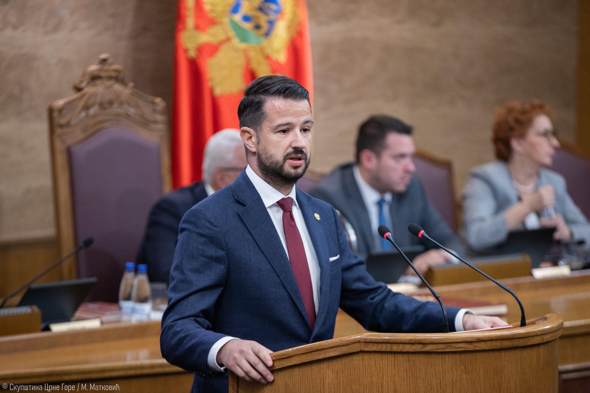 Pad kredibiliteta kad mu nije ni mjesto, ni vrijeme
