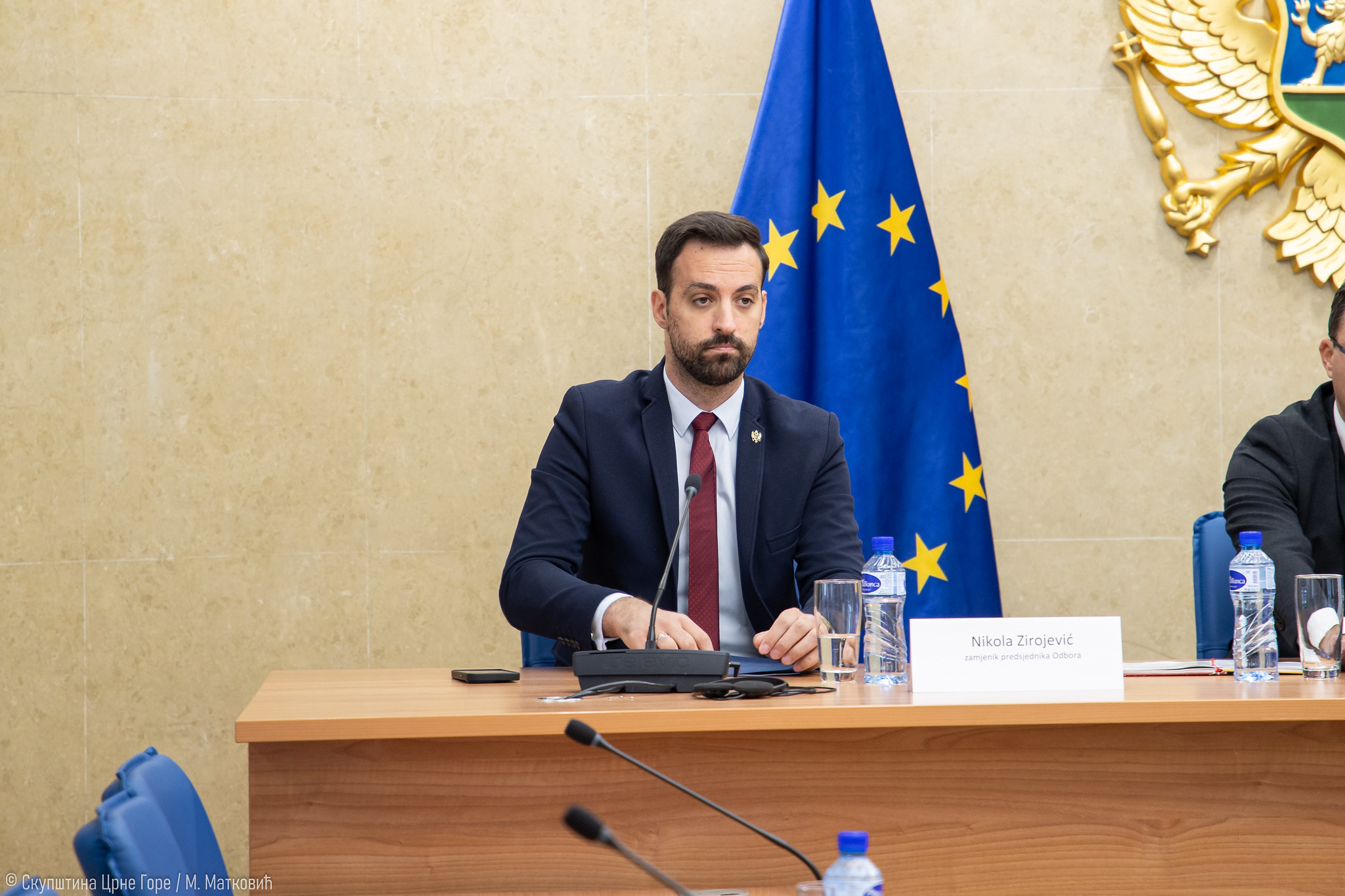 Zirojević: Samo u Crnoj Gori možete vidjeti policiju kako mirno šeta sa grupom koja širi mržnju