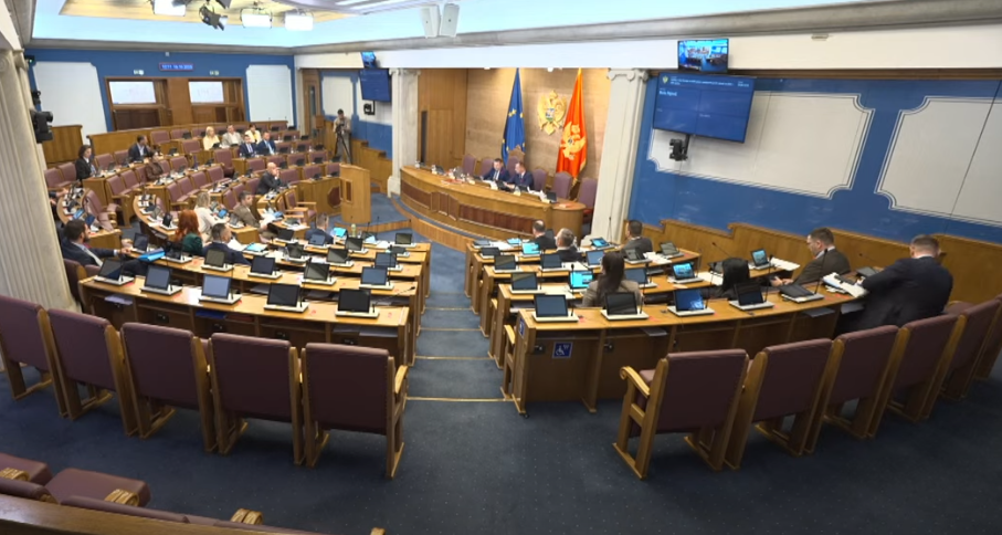 Poslanici nastavljaju rad: Danas o 14 akata