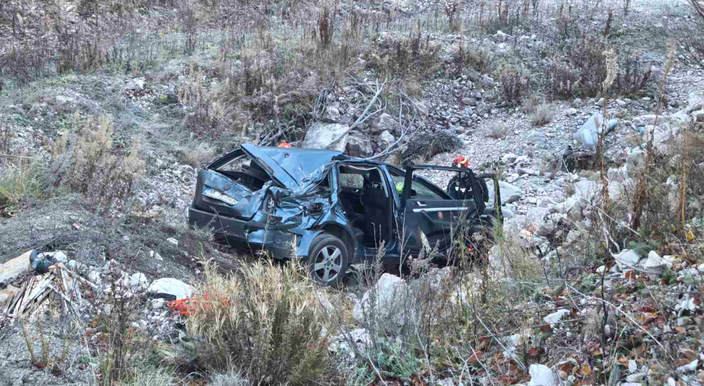 Na putu Nikšić-Šavnik automobil sletio sa puta, jedna osoba podlegla povredama