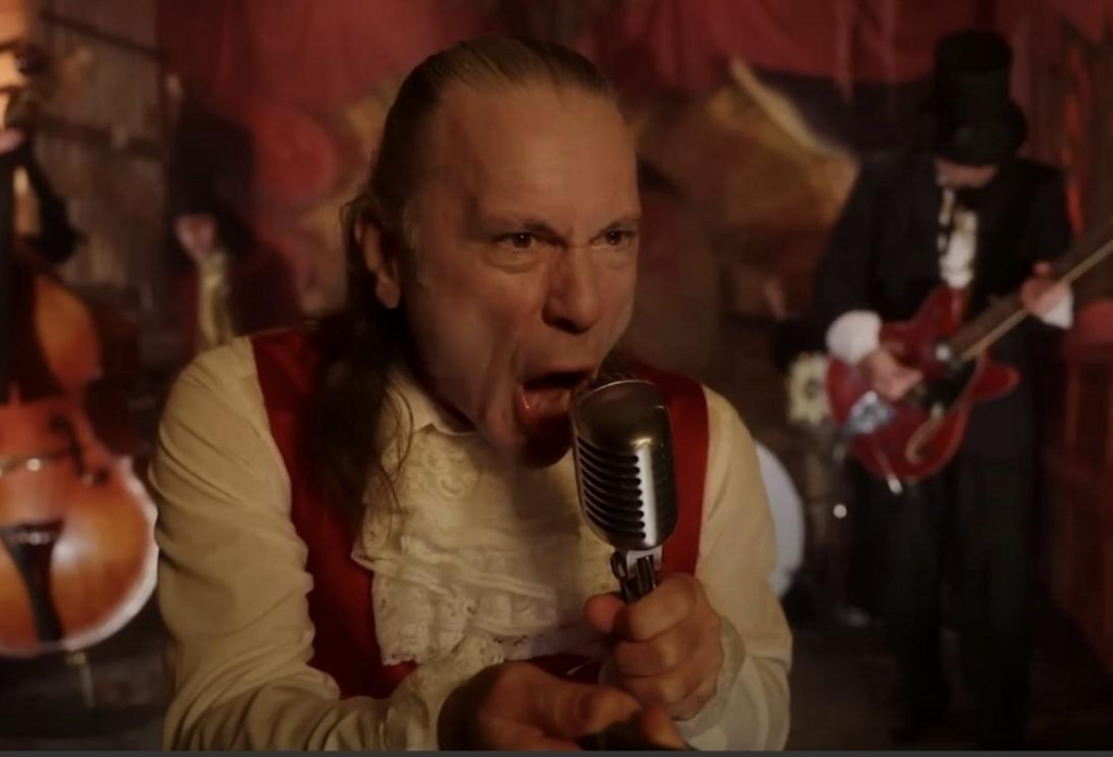 Brus Dikinson snima novi solo album