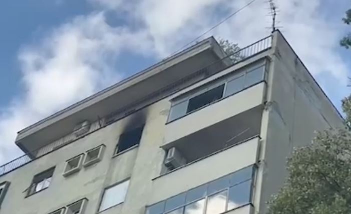 Požar u stambenoj zgradi u Beogradu, poginule dvije osobe