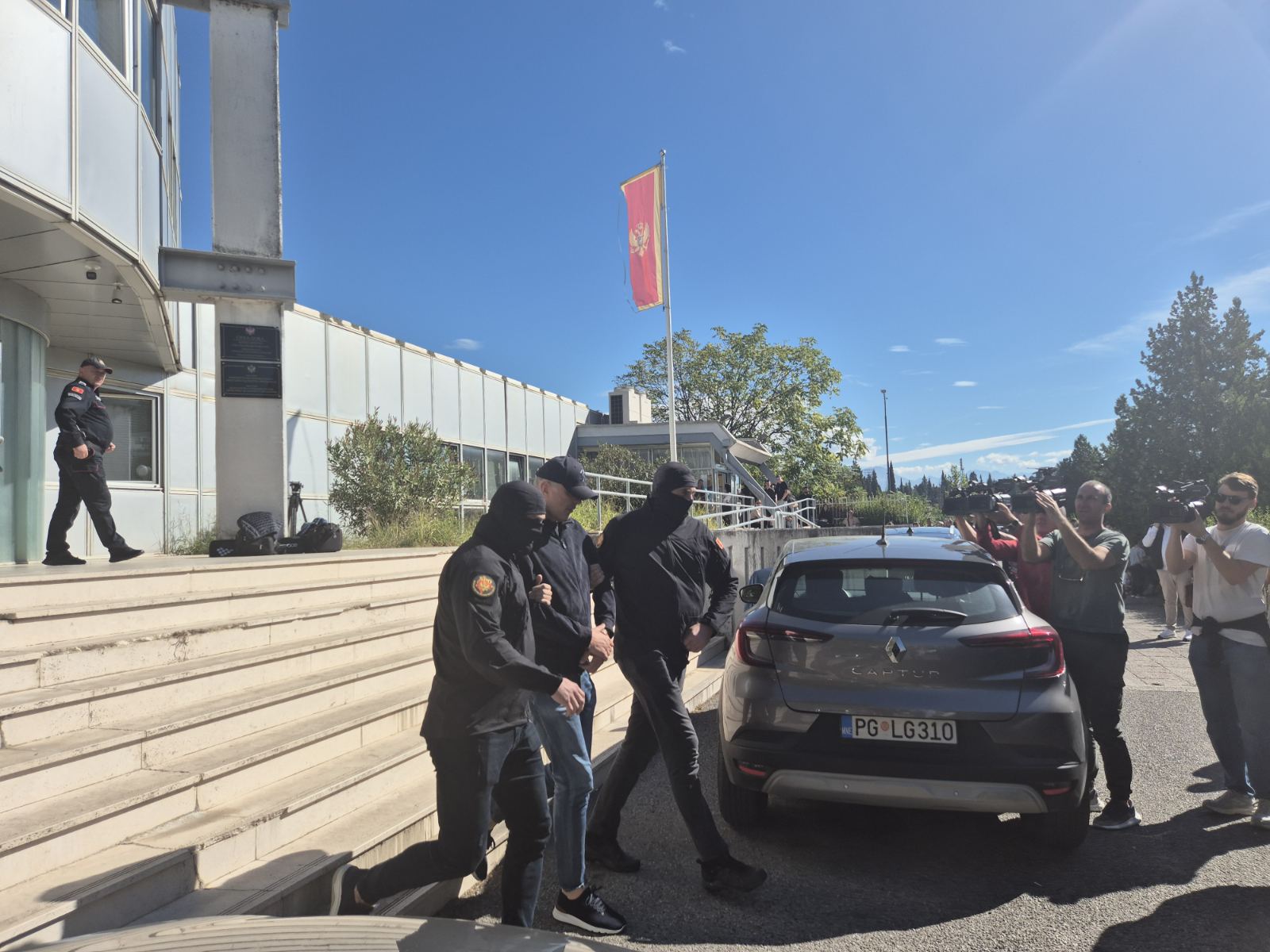 Saslušanje policajaca u toku: Istraga SDT-a protiv Vladana Ivanovića