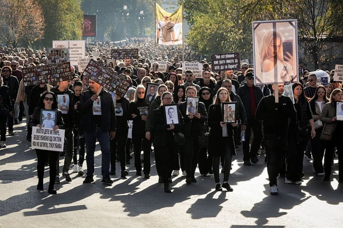Hiljade Makedonaca izašlo na ulice zbog smrti 63 osobe u diskoteci: Nezadovoljni istragom
