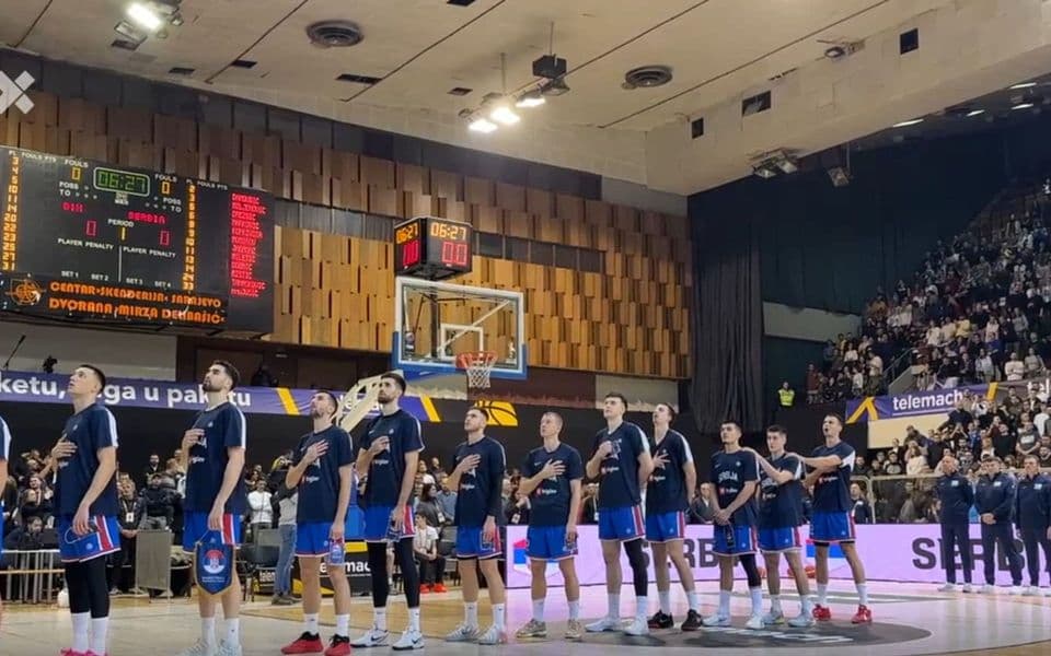 Navijači BiH izviždali himnu Srbije (VIDEO)