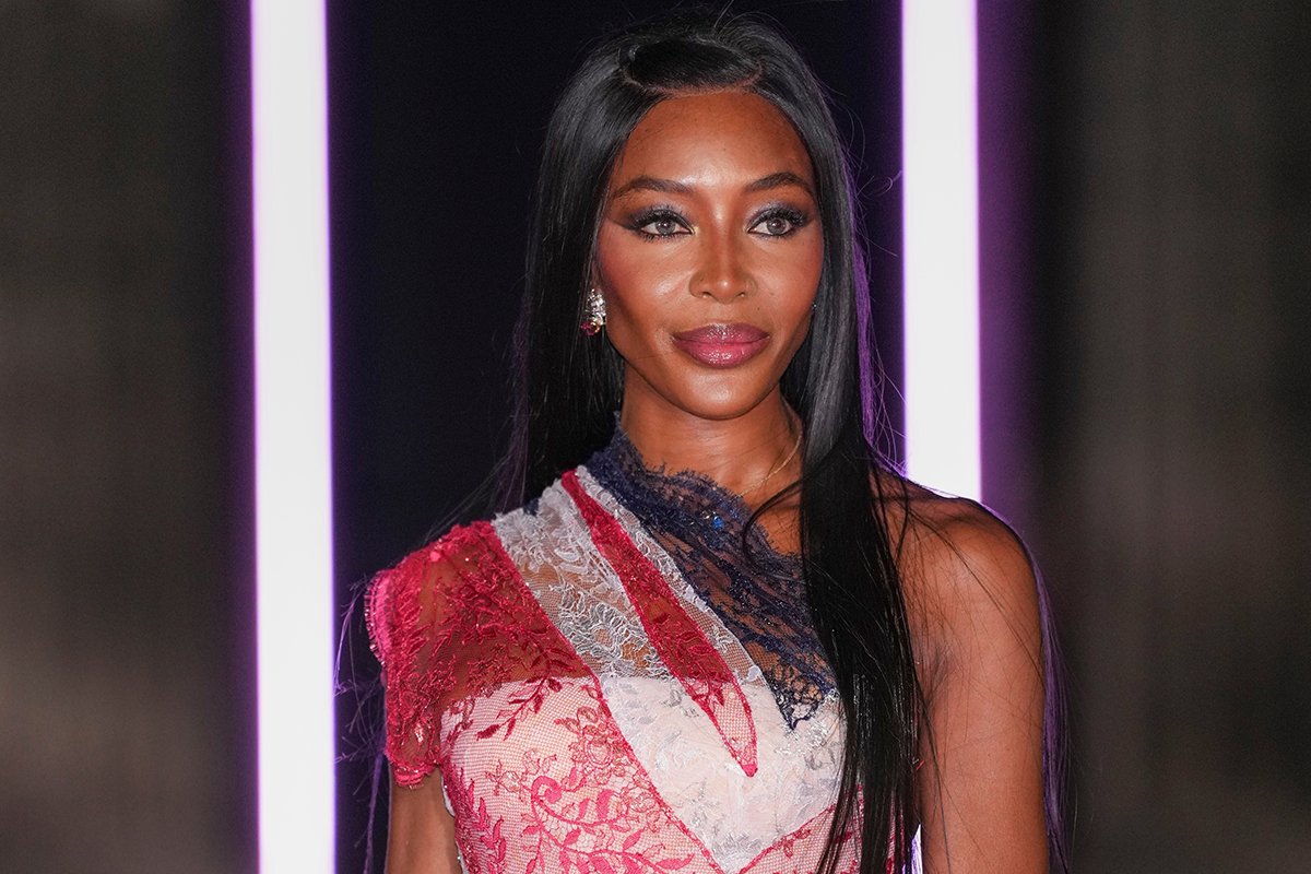 Naomi Kembel zablistala u Las Vegasu: Modna ikona u šik kombinaciji (FOTO)