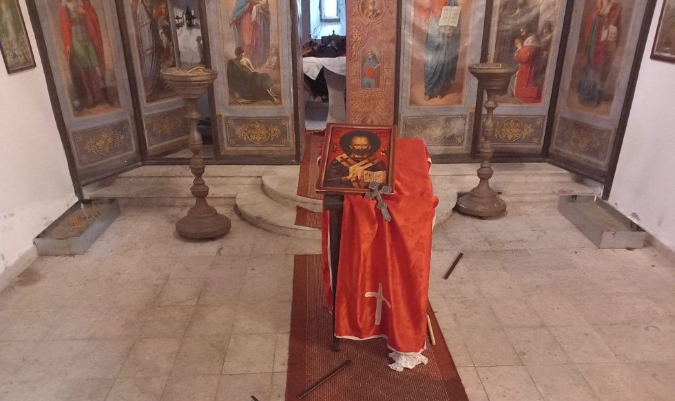 Obijena pravoslavna crkva u Ulcinju