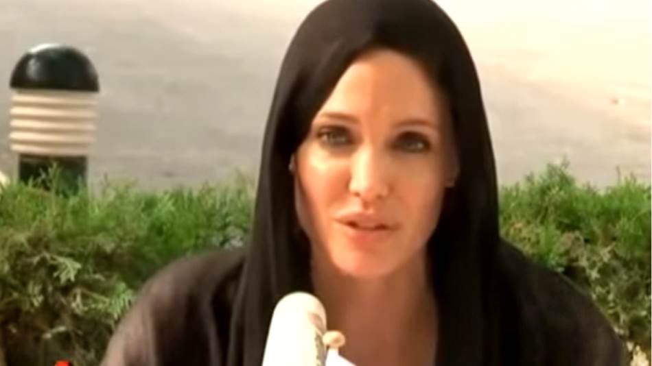 (FOTO) Anđelina Džoli ušla pješke u Ukrajinu, posjetila grad Herson