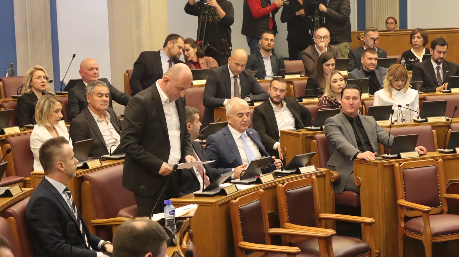 Šta ako DNP izađe iz vlasti: Vlada stabilna, Glavni grad na ivici pucanja