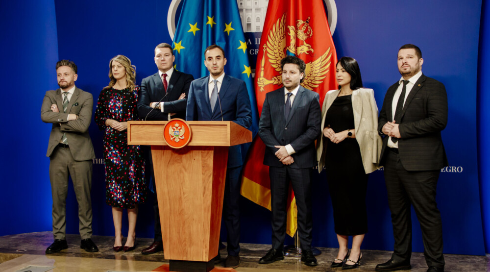 URA: Većina poslanika vlasti ponovo protiv povećanja dječijih dodataka i obeštećenja radnika