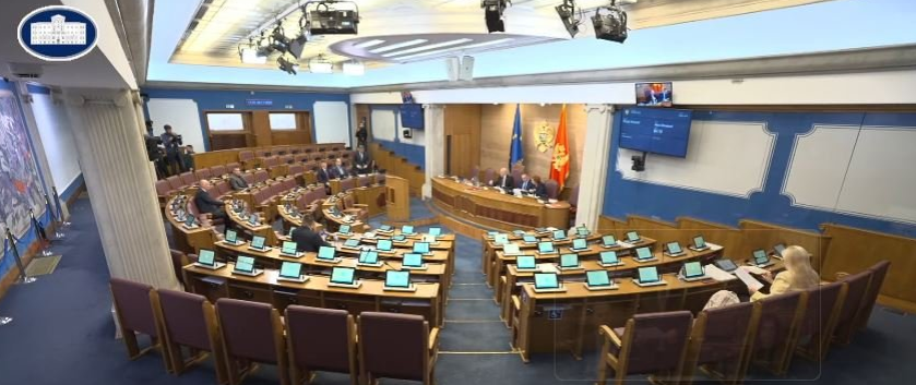 Skupština podržala slanje vojnika u NATO misiju pomoći Ukrajini: Mandićevi poslanici glasali ZA