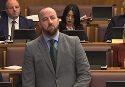 (VIDEO) NIKOLIĆ: Srbija utiče na izbore u regionu kroz seobu birača – EU da kontroliše biračke spiskove