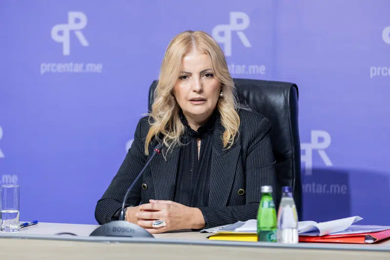 Smijenili je iz političkih razloga, dok su kršili zakone i štitili direktora MSUCG