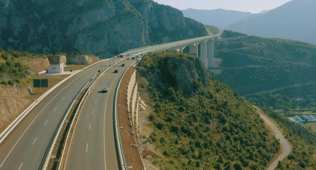 Nezgoda na auto-putu: Teško povrijeđen Podgoričanin