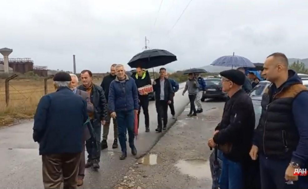 (VIDEO) Tuzani došli da podrže Botunjane: Ista nas je muka zadesila