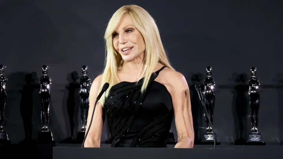 Donatela više nije kraljica loših plastičnih operacija