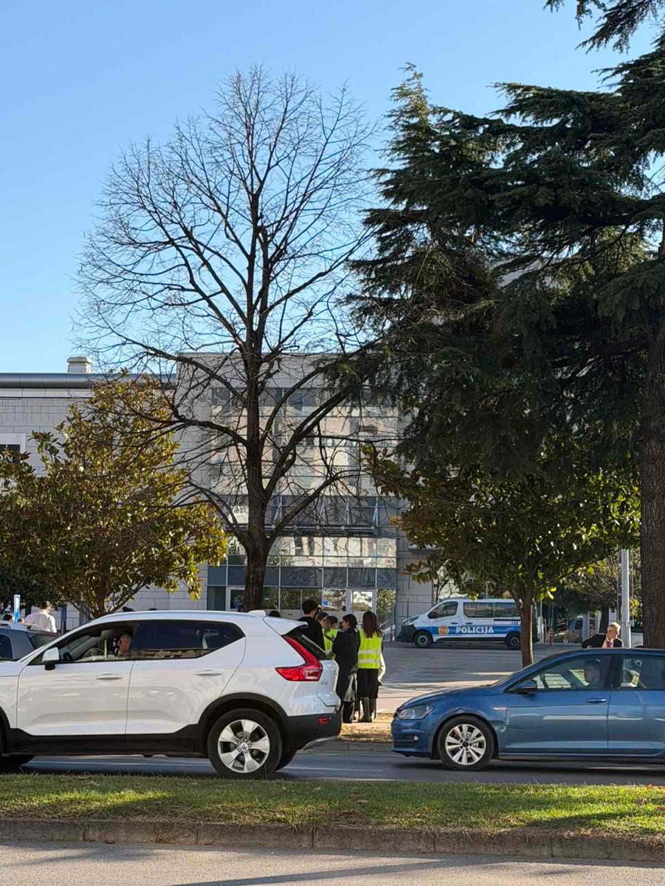 Policija završila provjeru: Big Fashion ponovo otvoren nakon lažne dojave o bombi