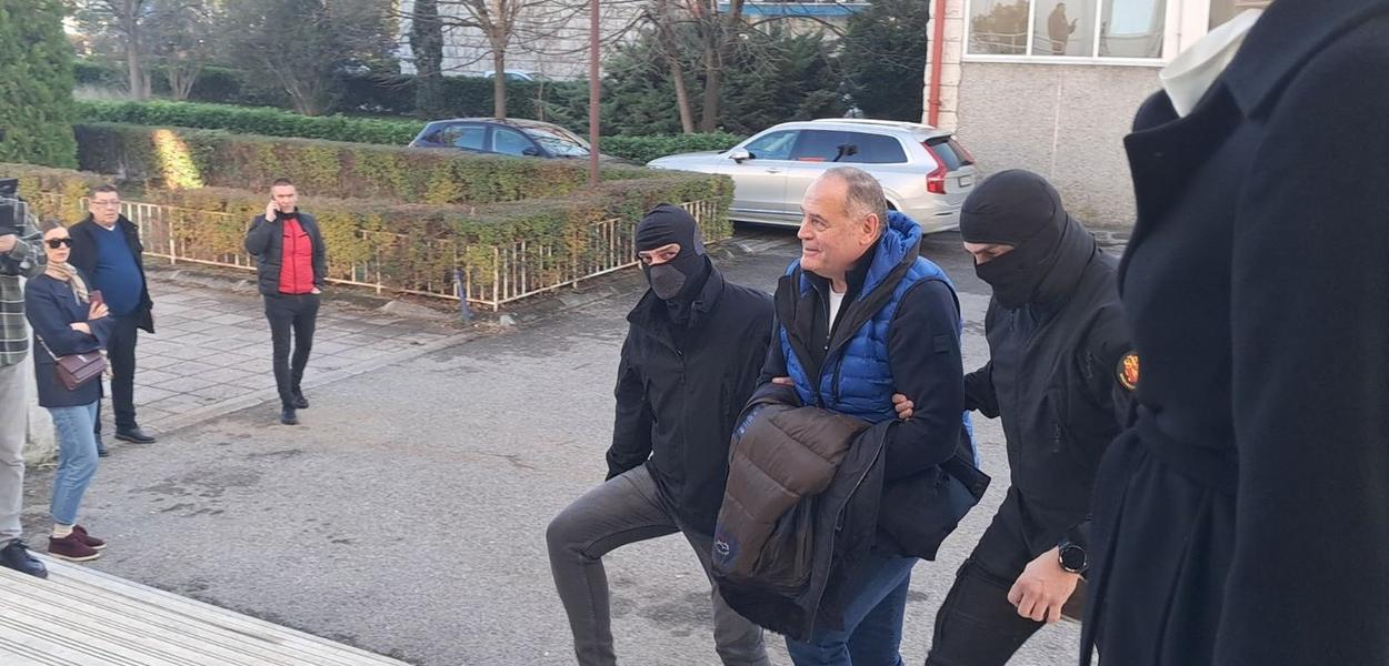 Simoviću zadržavanje do 72 sata: SDT ga tereti za zloupotrebu “tešku” 5.000 eura