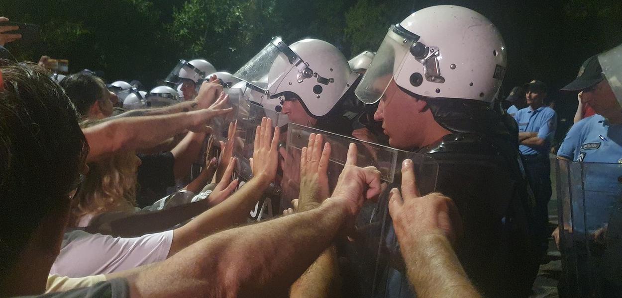 Huter, Petrović, Nešić i još 32 osobe odgovaraće prekršajno zbog incidenta ispred Vile Gorica u julu