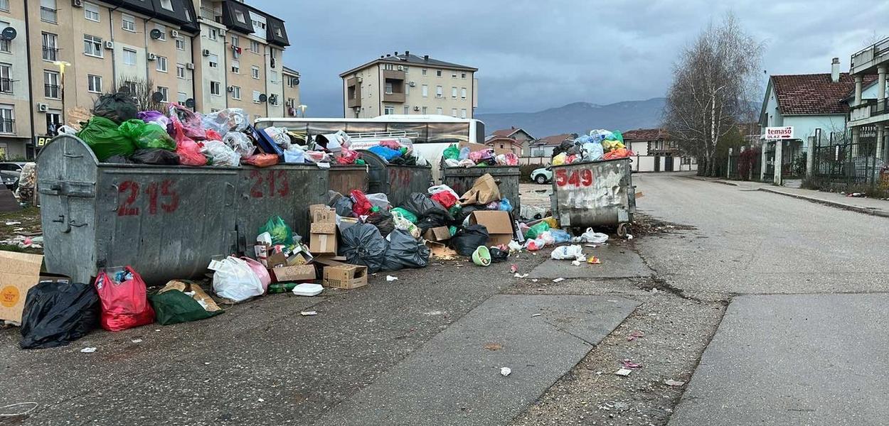 DPS Nikšić: Grad grca u smeću dok se rukovodstvo fotografiše