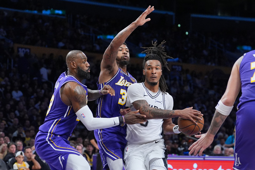 Sparsi izbacili Lejkerse iz NBA kupa
