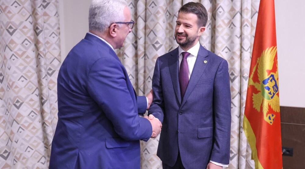 Milatović neće ispunjavati muzičke želje: Kabinet šefa države o Mandićevoj ideji da se predsjednik preseli u Cetinje