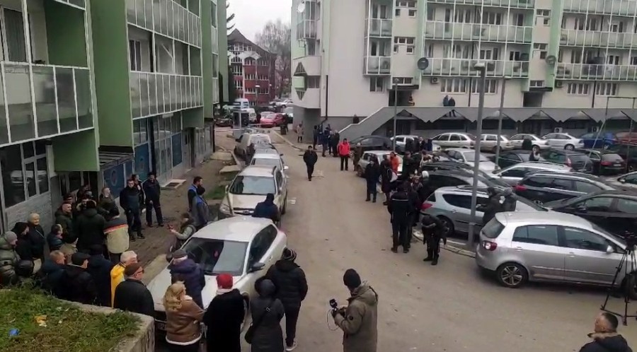 NAPETO U PLJEVLJIMA: Građani i zaposleni nisu dozvolili zatvaranje kotlarnice