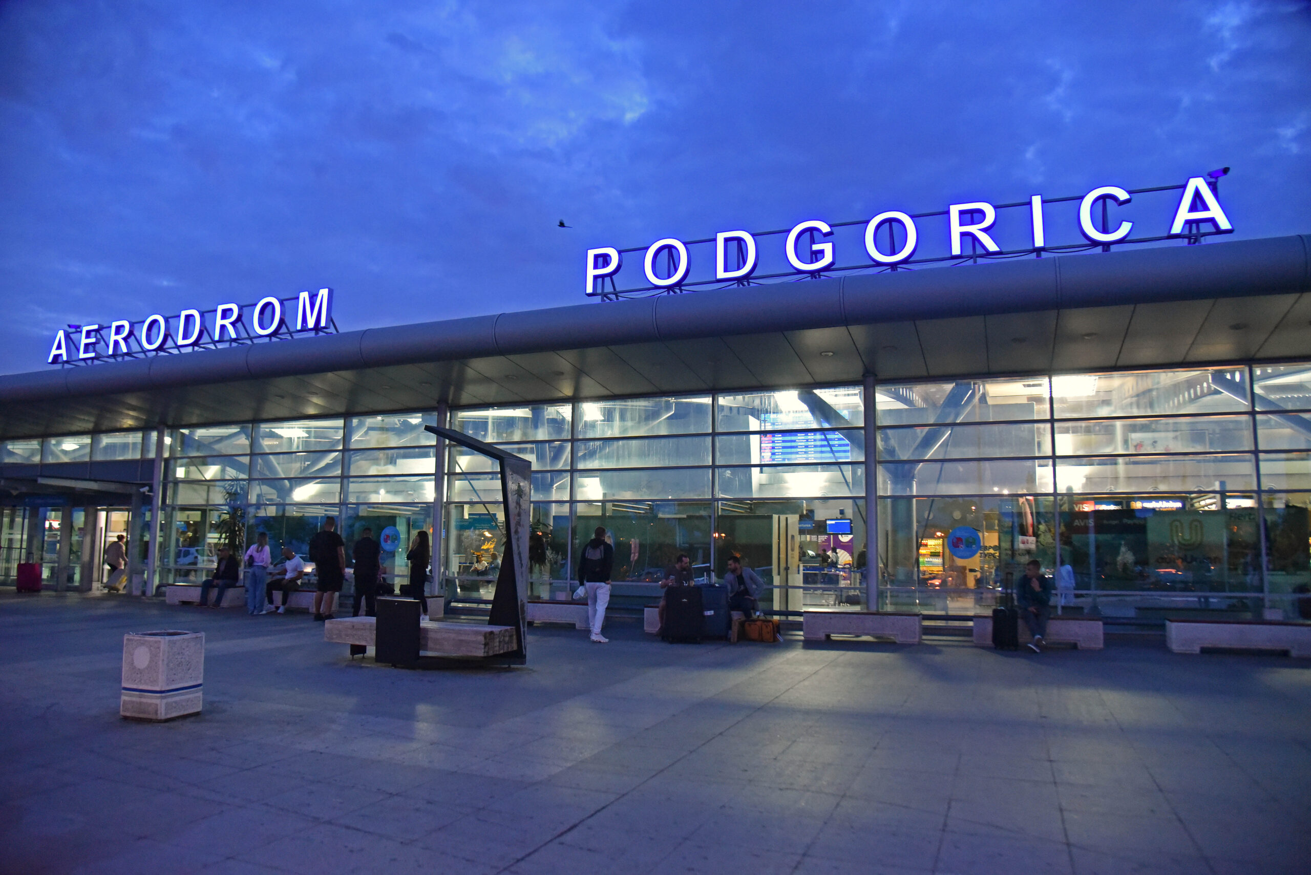Na Aerodromu Podgorica uhapšena ruska državljanka koju potražuje Moskva