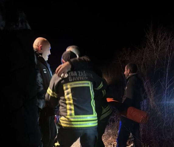 Šavnik: Vozilo sletjelo sa puta – vatrogasci evakuisali povrijeđenog vozača
