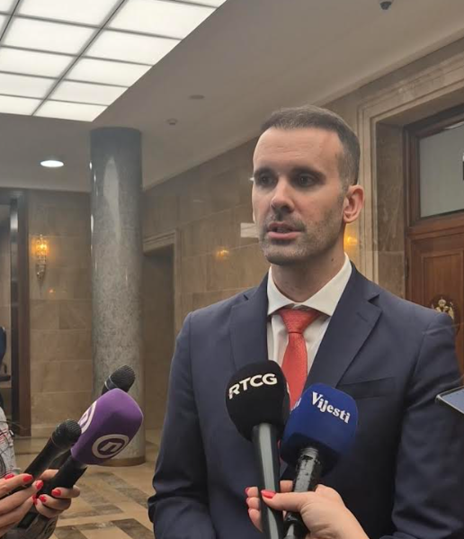 Spajić nakon premijerskog sata: Vodimo se državnim interesima, a ne politikanstvom