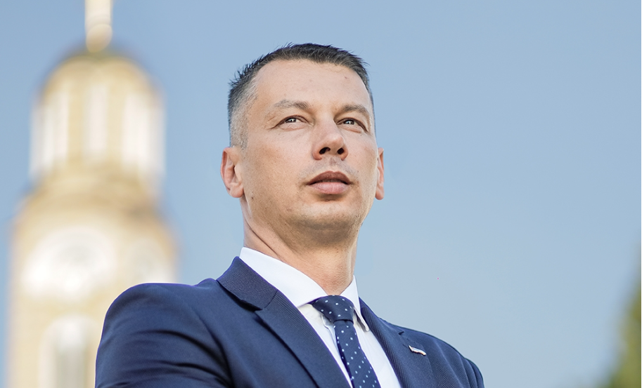 Luksuzni stanovi u Tivtu i Budvi pod blokadom: Pravosnažno zaplijenjena imovina bivšeg ministra BiH Nenada Nešića