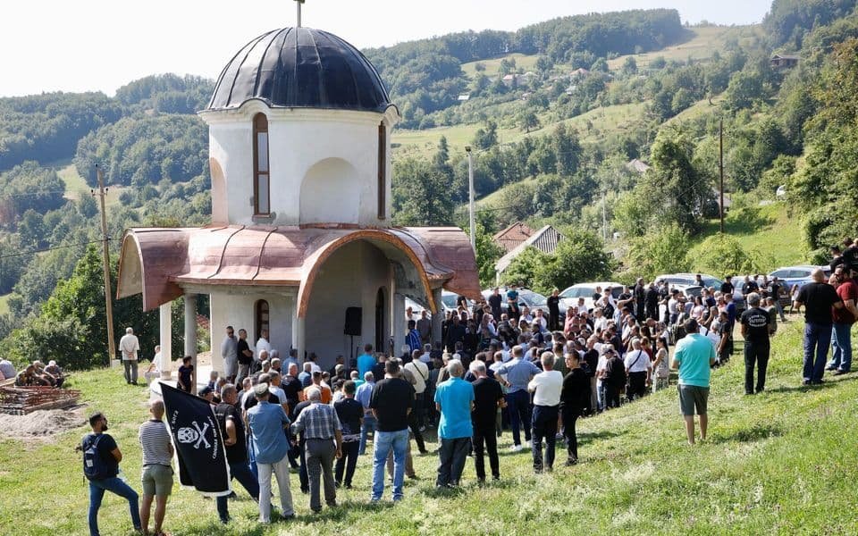 Prvostepeno oslobođeni trojica okrivljenih za napad na novinare u Gornjem Zaostru: Dvojici maloljetnika vaspitne mjere zbog vrijeđanja