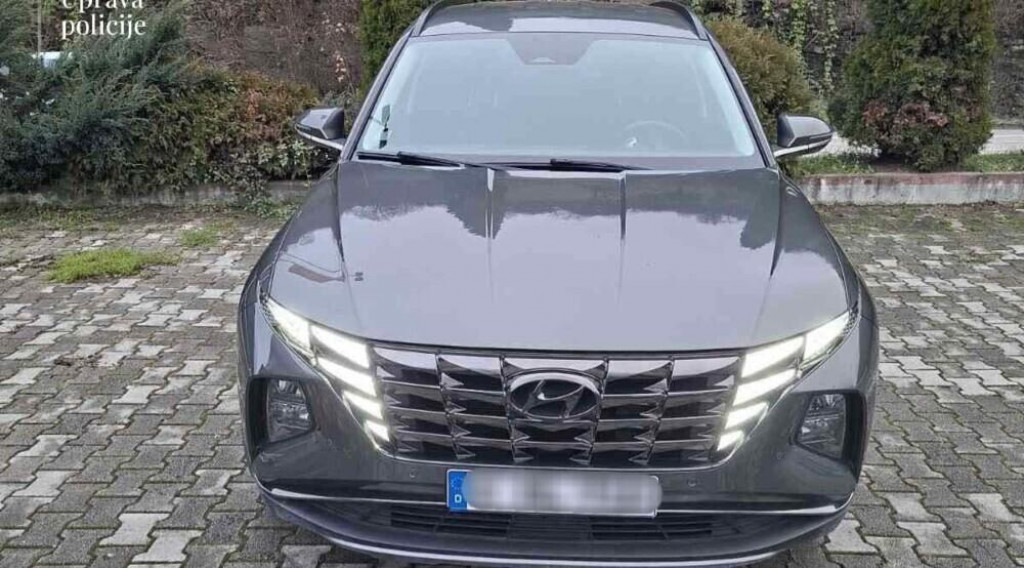 Bijelo Polje: Oduzet automobil zbog sumnje da je prepravljan broj šasije i da je saobraćajna dozvola falsifikovana